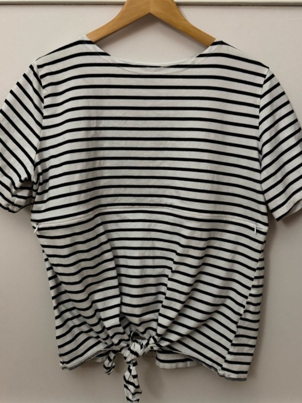 Short Sleeve Tee with Double Zipper - Black/White